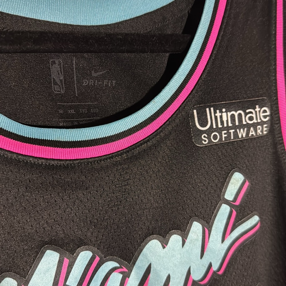 Dwyane Wade Nike Miami Heat Vice City Swingman NBA Jersey Size XXL 56 - Picture 5 of 10